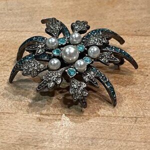 Vintage Silver Tone Brooch with Rhinestones & Pearls